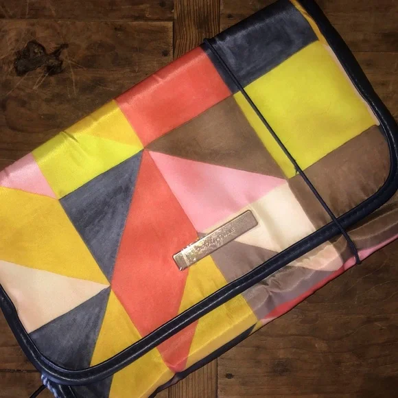 NWT Tartan + Wine Patchwork Travel Make-up travel Bag - Picture 3 of 16